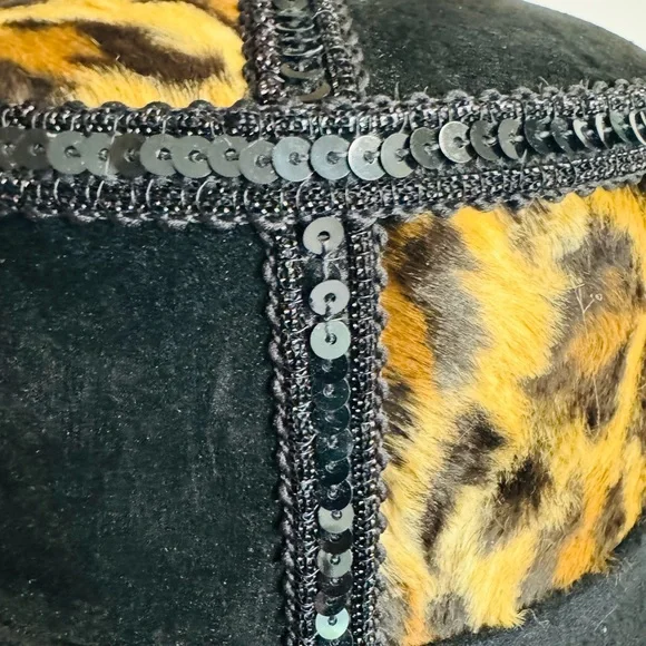 Vtg.Sonni 100% wool felt wide brim hat with faux fur and sequins.One Size